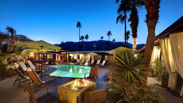 Outdoor pool - Avanti Hotel (Palm Springs)
