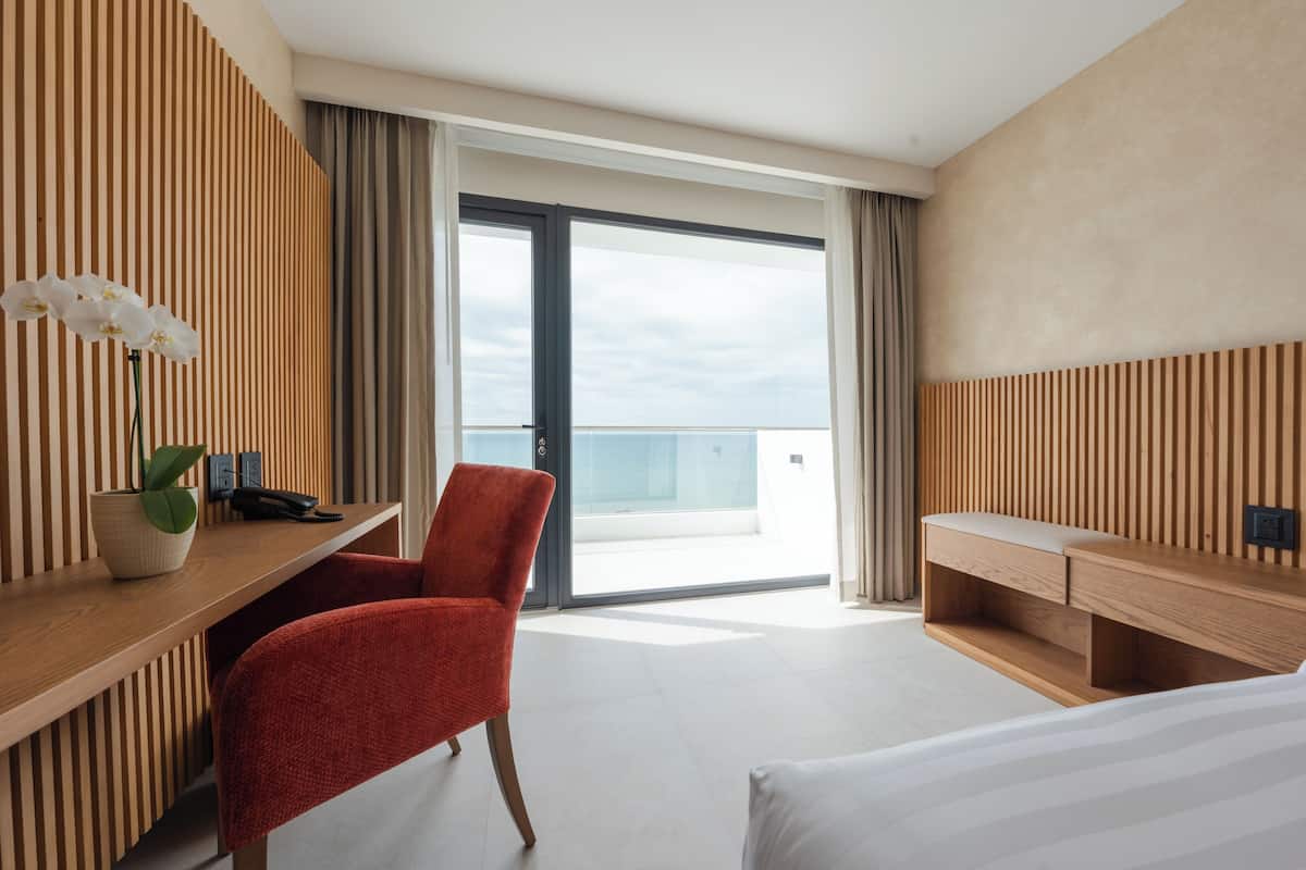 In-room safe, desk, laptop workspace, soundproofing