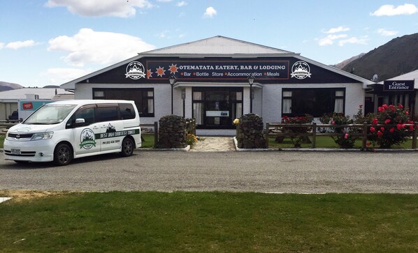 Front of property - Otematata's Best Dam Pub (Otematata)