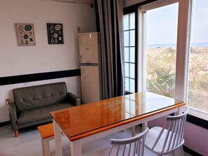 Standaard tweepersoonskamer (15PY, Randomly assigned) | Dineren in de kamer