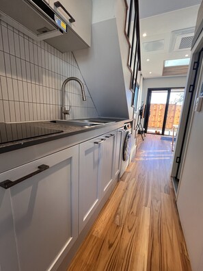 Duplex superluxo, 2 quartos, piscina particular, vista para o mar | Cozinha privada | Cafeteira/chaleira, chaleira elétrica
