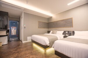 디럭스 트윈룸 | 책상, 암막 커튼, 방음 설비, 무료 WiFi