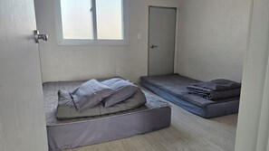 Free WiFi, bed sheets - Andong GuestHouse Gotaya (Andong)