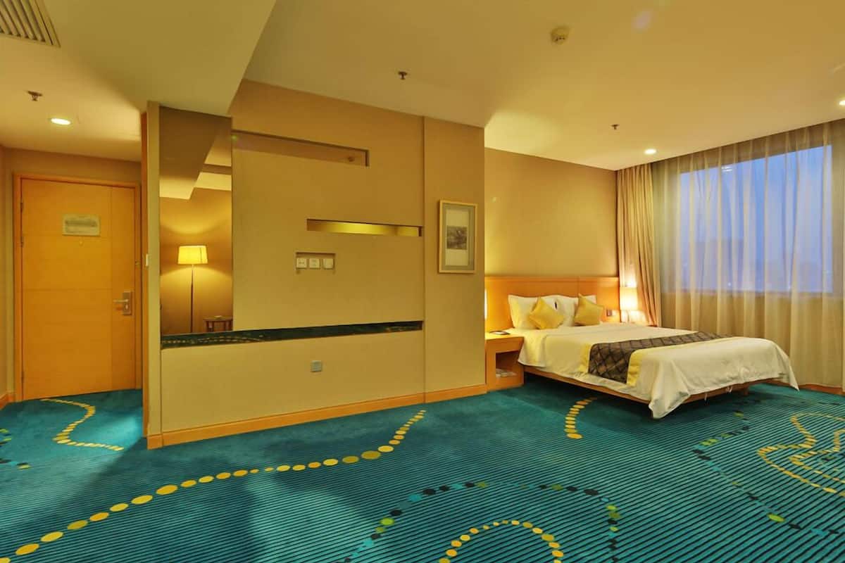 In-room safe, desk, blackout curtains, rollaway beds