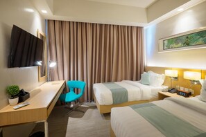 1 bedroom, premium bedding, pillow-top beds, in-room safe