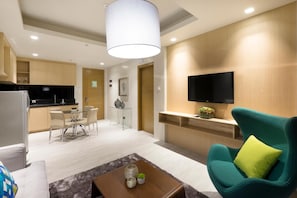 TV, MP3 dock - Watergate Hotel Butuan City (Butuan)