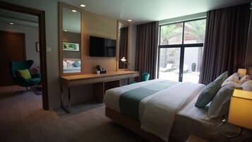 Suite Room | Premium bedding, pillowtop beds, in-room safe, individually decorated