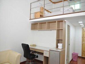 ห้องสวีท | มินิบาร์, โต๊ะทำงาน, Wi-Fi ฟรี