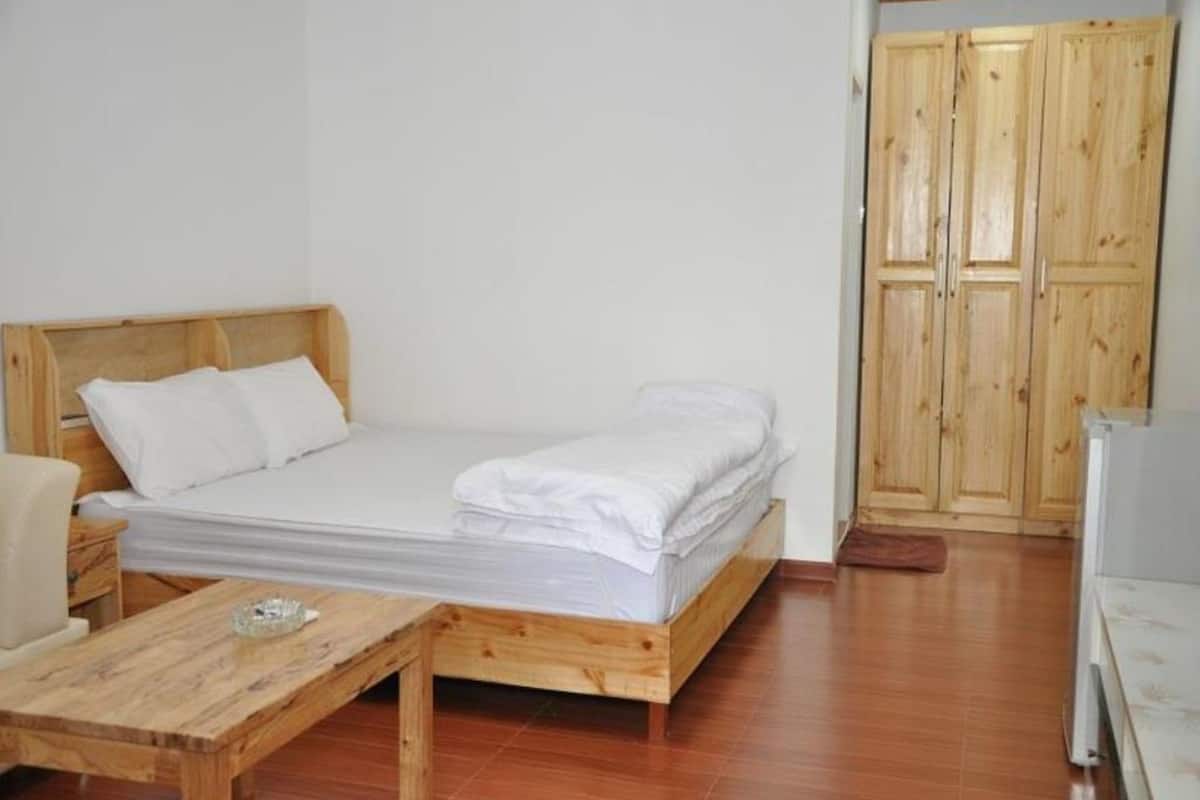 Deluxe Room | Minibar, desk, free WiFi