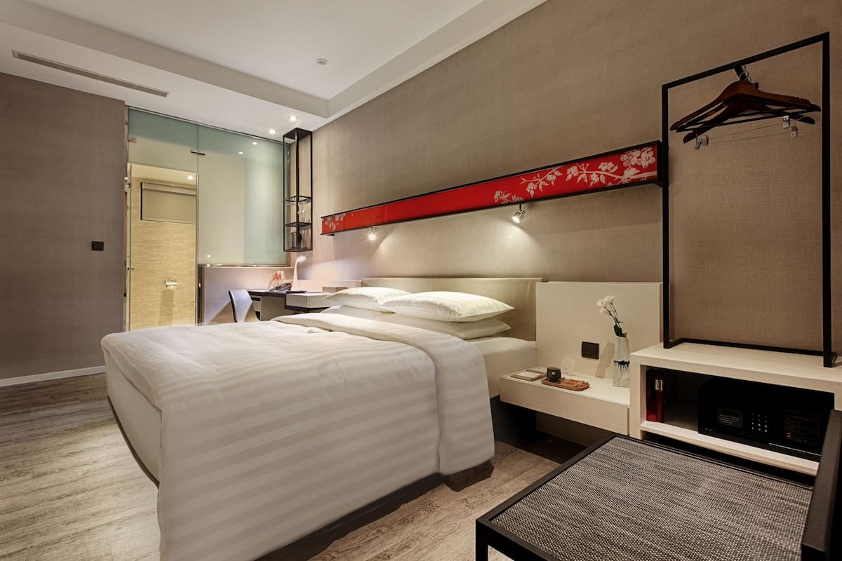 City-Zimmer | Hochwertige Bettwaren, Daunenbettdecken, Minibar, Zimmersafe