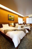 Executive Room with Twin Bed | Desk, blackout drapes, free WiFi, bed sheets