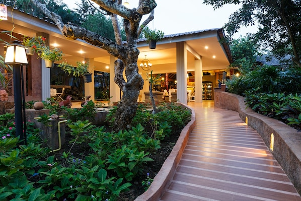 Interior entrance - Mohnfahsai Home Resort (Chiang Rai)