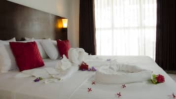 Minibar, in-room safe, desk, laptop workspace