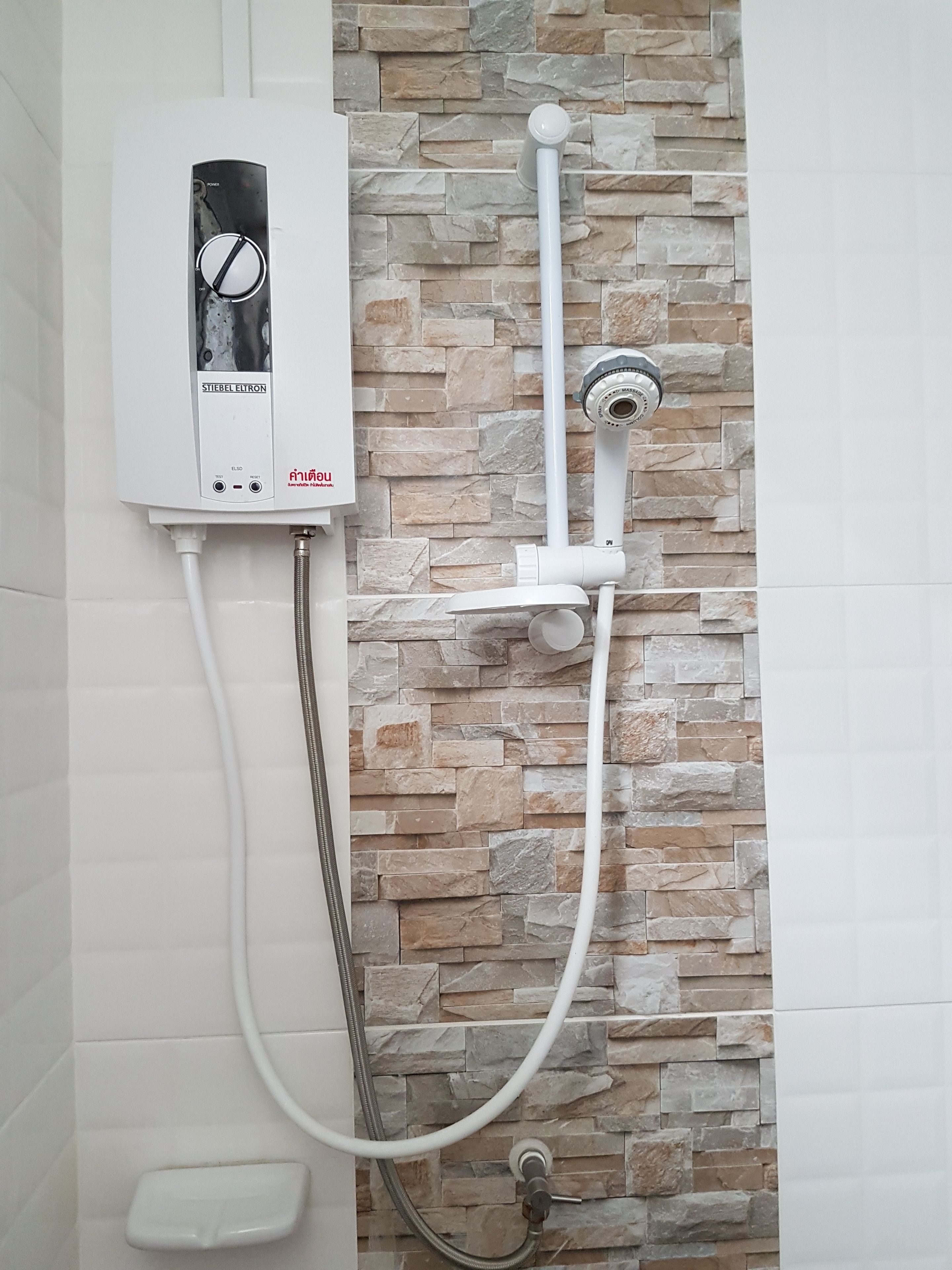 double room | bathroom shower