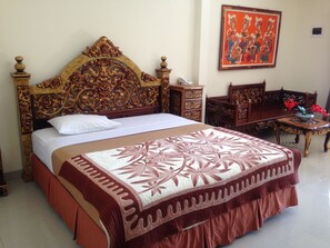 Habitación Deluxe | Escritorio, cortinas blackout, wifi gratis y ropa de cama