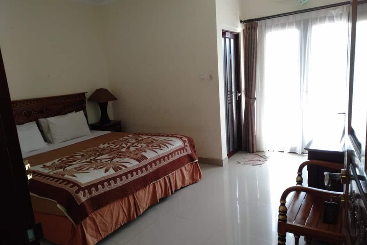 Standard Room | Desk, blackout drapes, WiFi (free), bed sheets