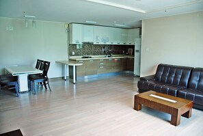 Penthouse (46, slopeview&futon:extra fee onsite) - Eden Valley Resort (Yangsan)