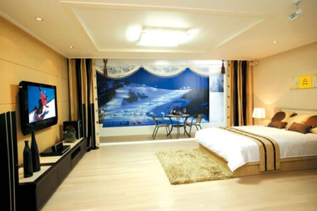 Quarto luxo (Extra fee for slopeview&futon upon CI) | Wi-Fi de cortesia, roupa de cama