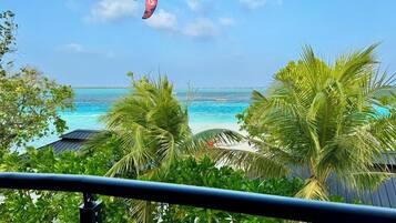 Premium Room, Sea View | 1 bedroom, premium bedding, minibar, desk