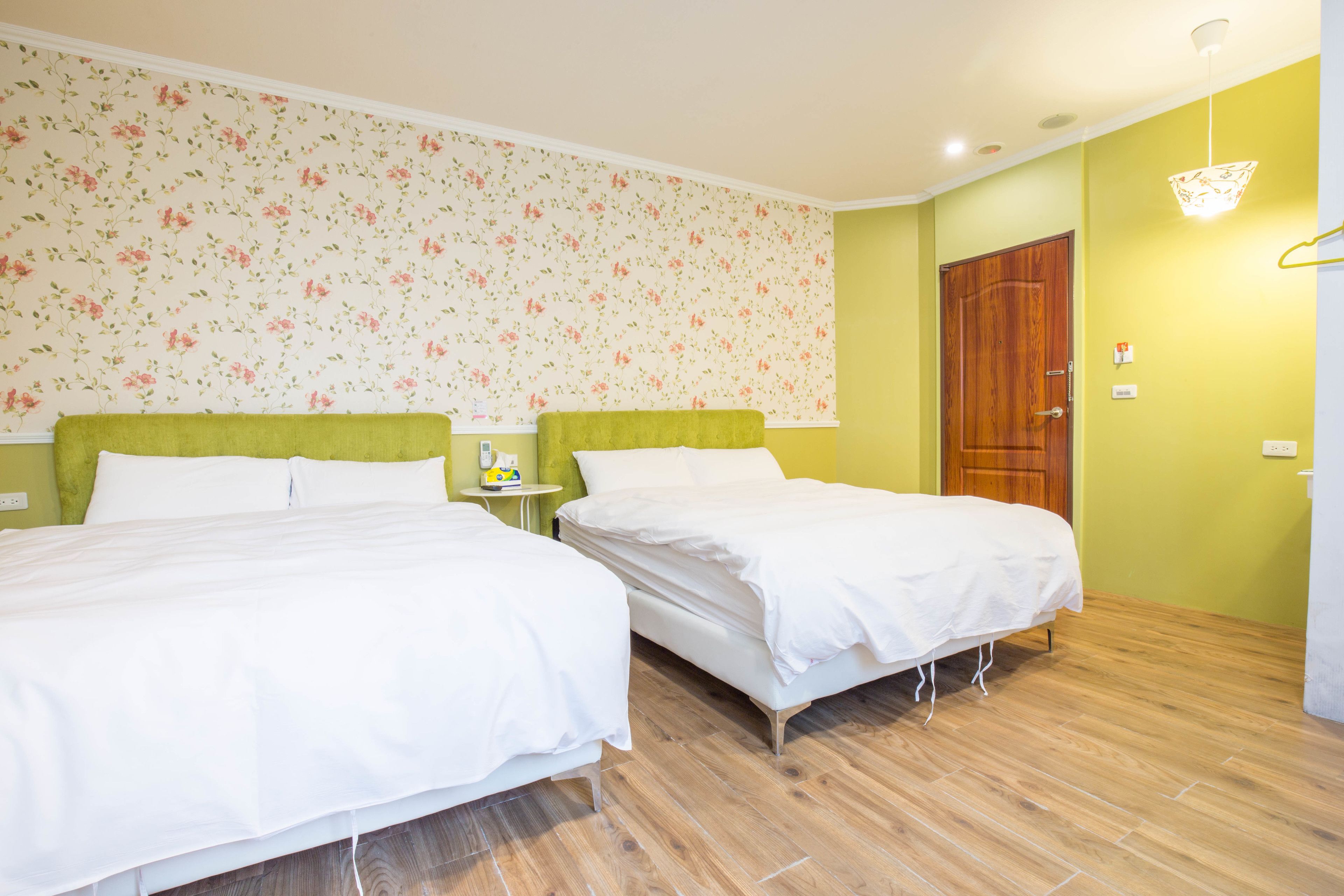 Premium bedding, down duvets, desk, soundproofing