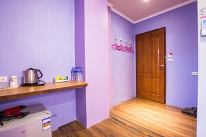 Ropa de cama de alta calidad, cubrecamas y escritorio 