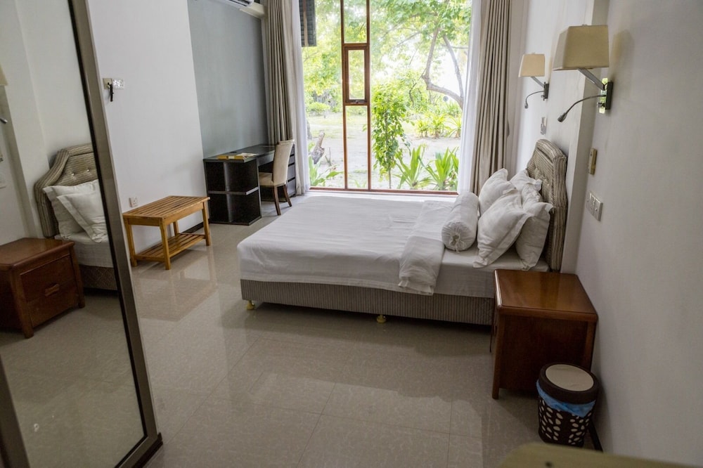 Nazaki Beach Hotel & Spa Maldives - Bild 3