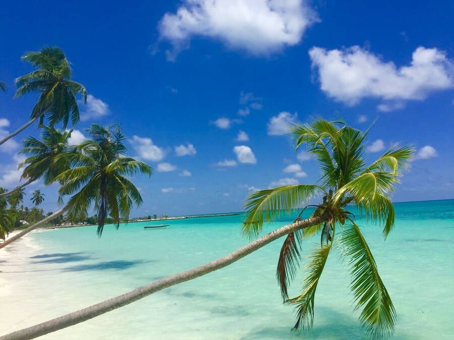 Private beach, white sand, sun loungers, beach towels