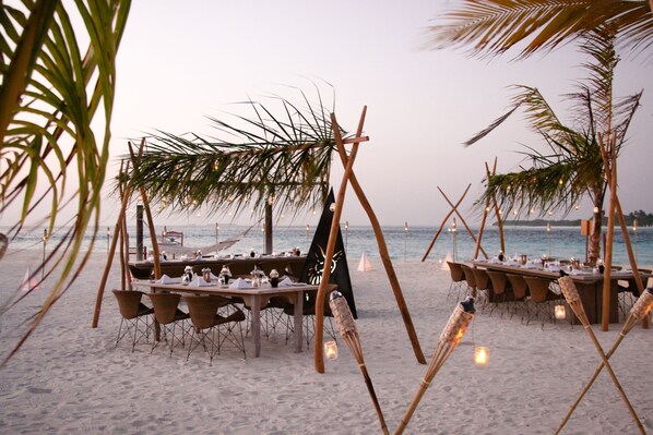 Restaurant - Nazaki Beach Hotel Maldives (Gan)
