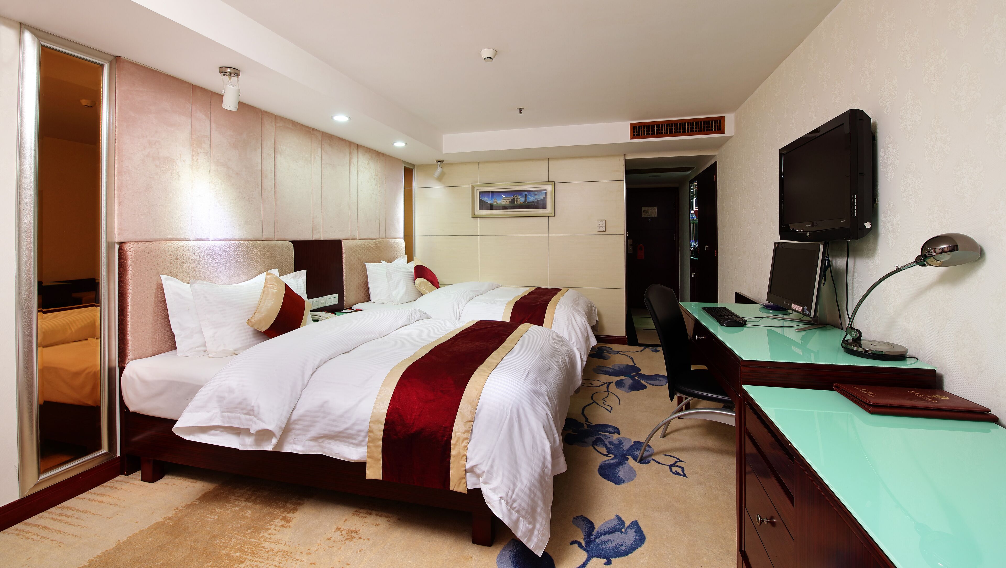 Foto - New World Hotel