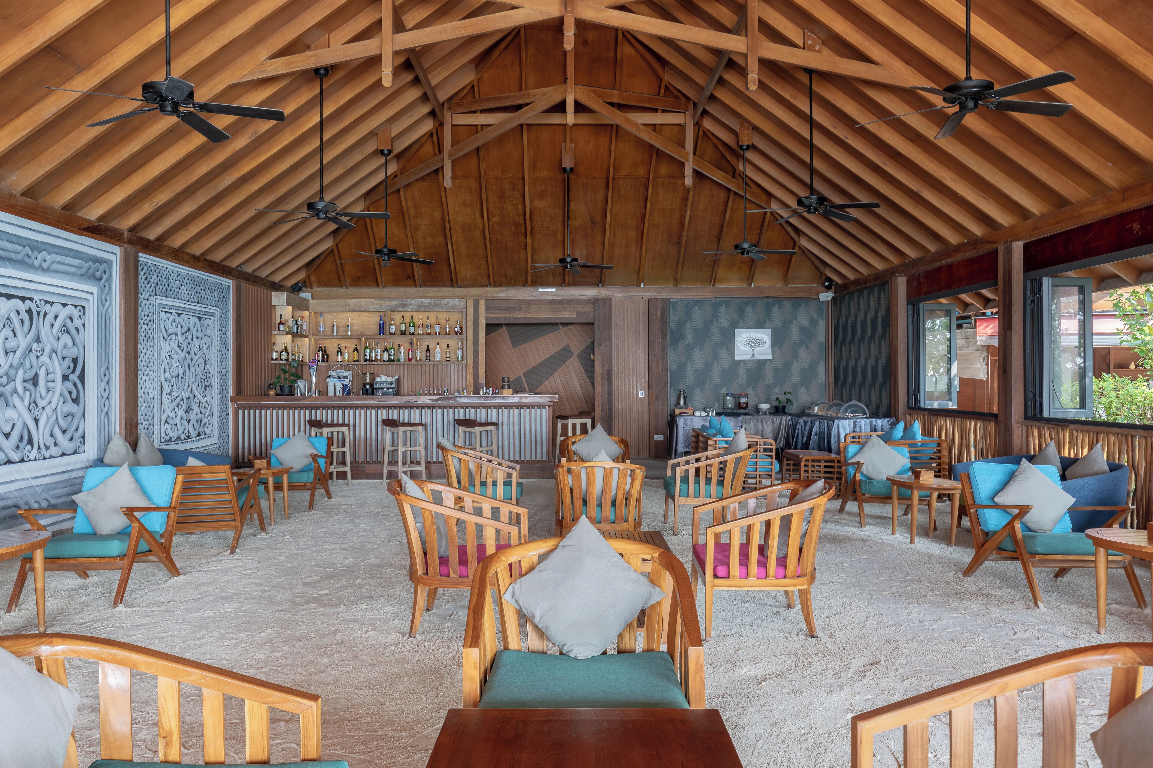 3 restaurants, breakfast, lunch served; local and international cuisine