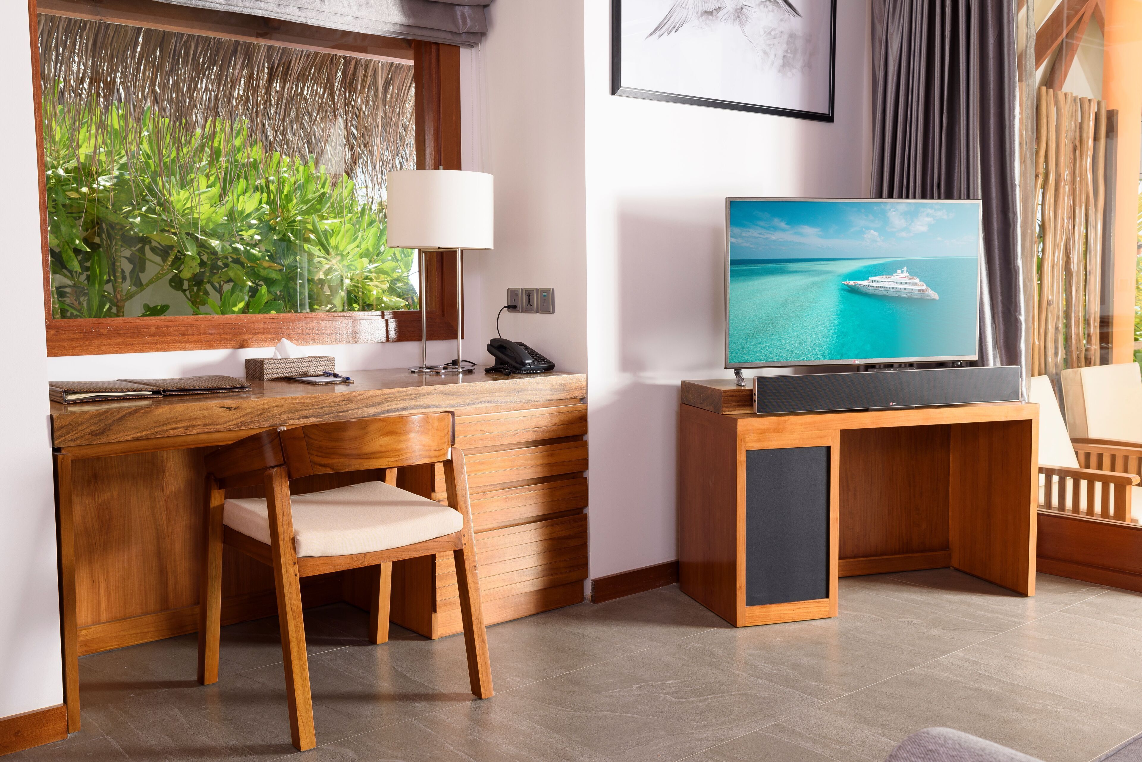 1 bedroom, premium bedding, minibar, in-room safe