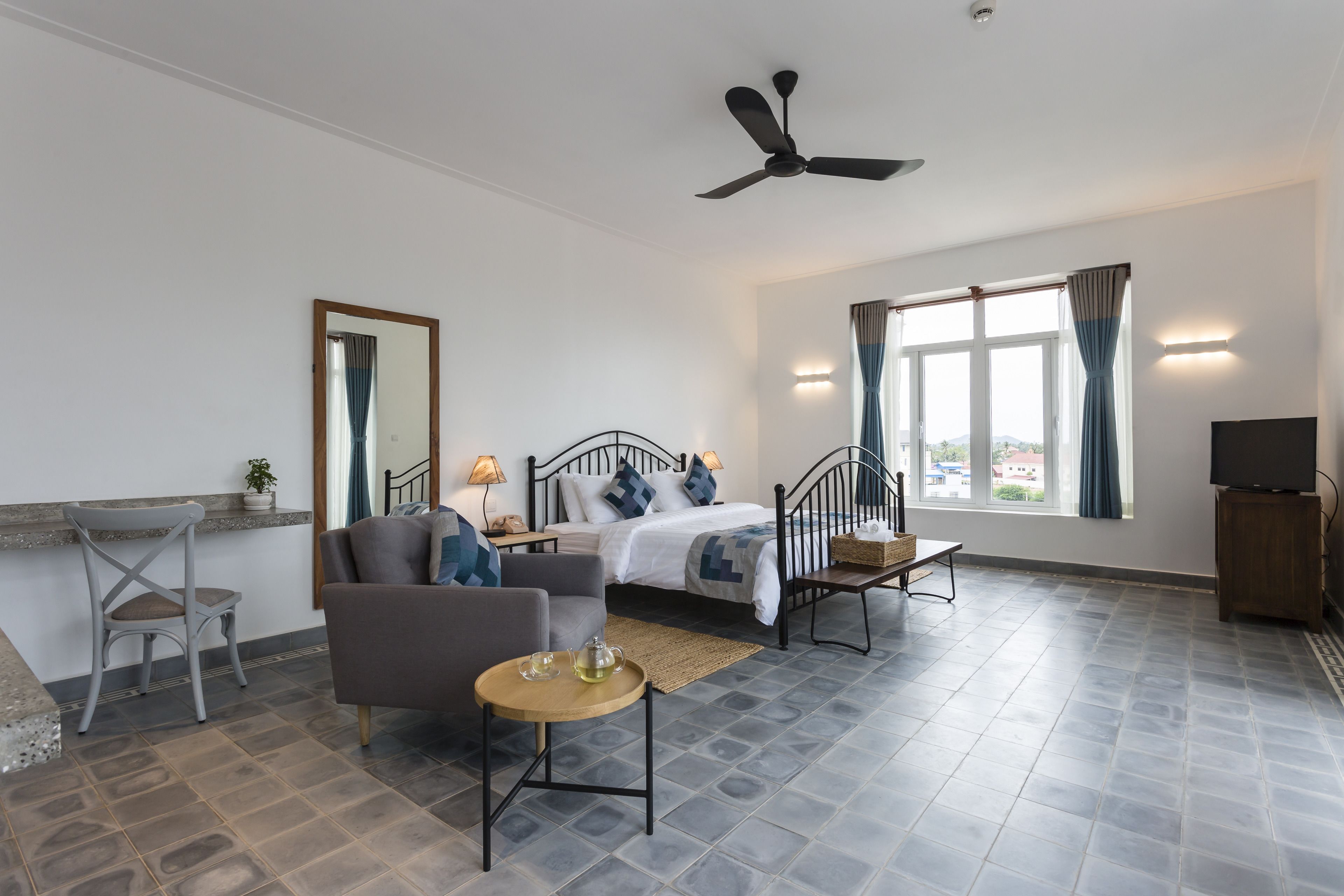 minibar, in-room safe, desk, blackout curtains