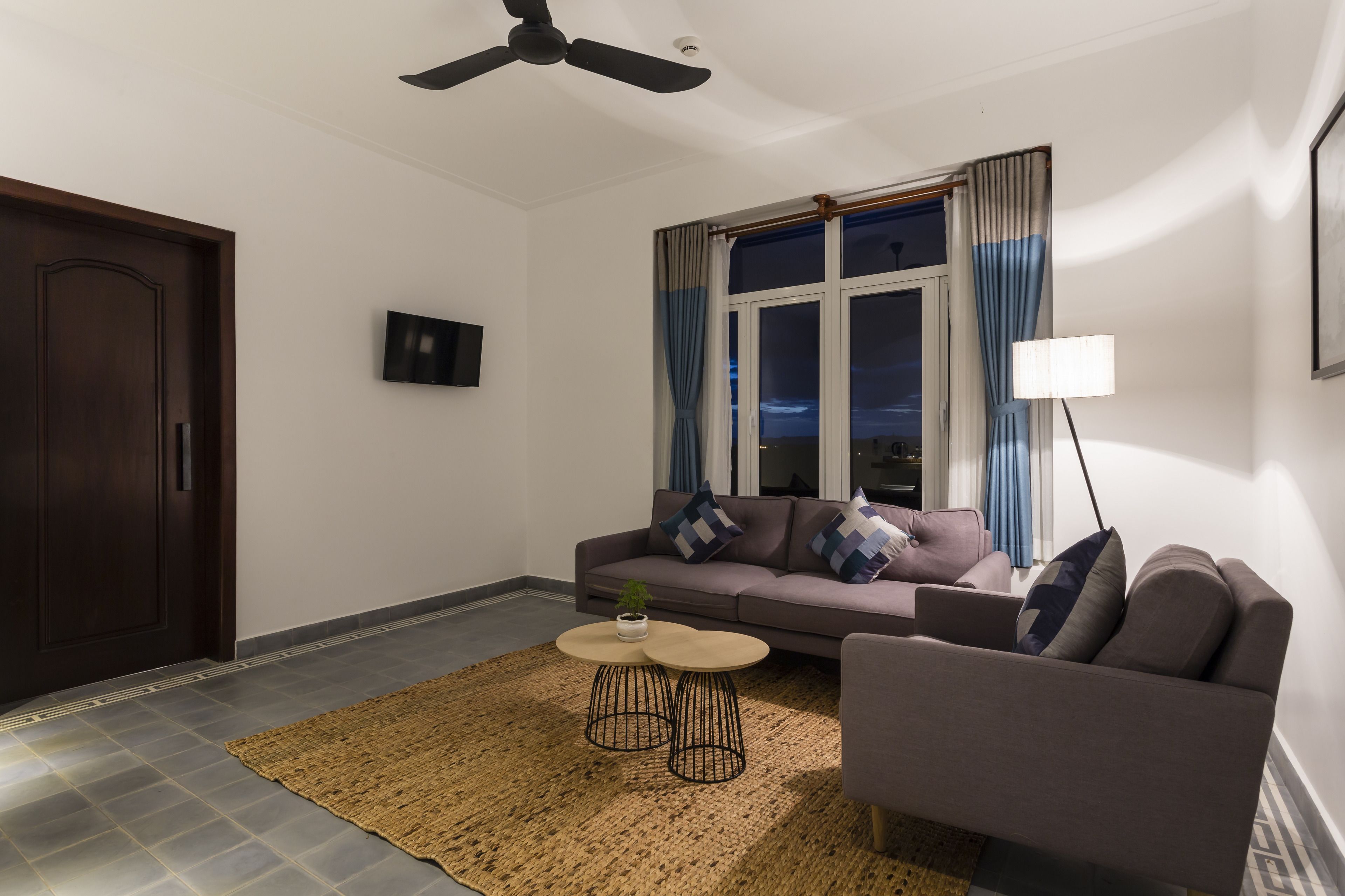 minibar, in-room safe, desk, blackout curtains