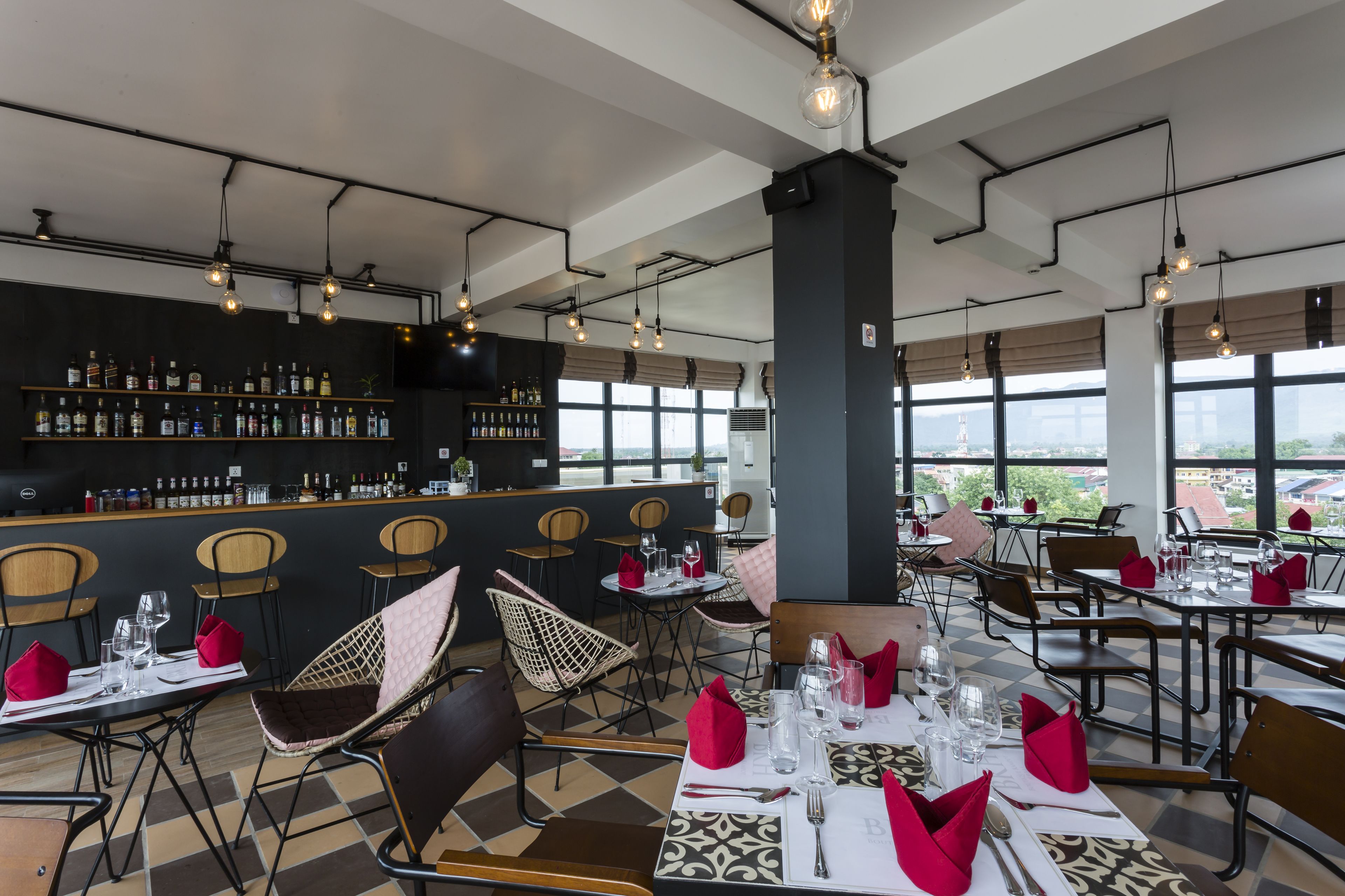 breakfast, lunch, dinner served; international cuisine