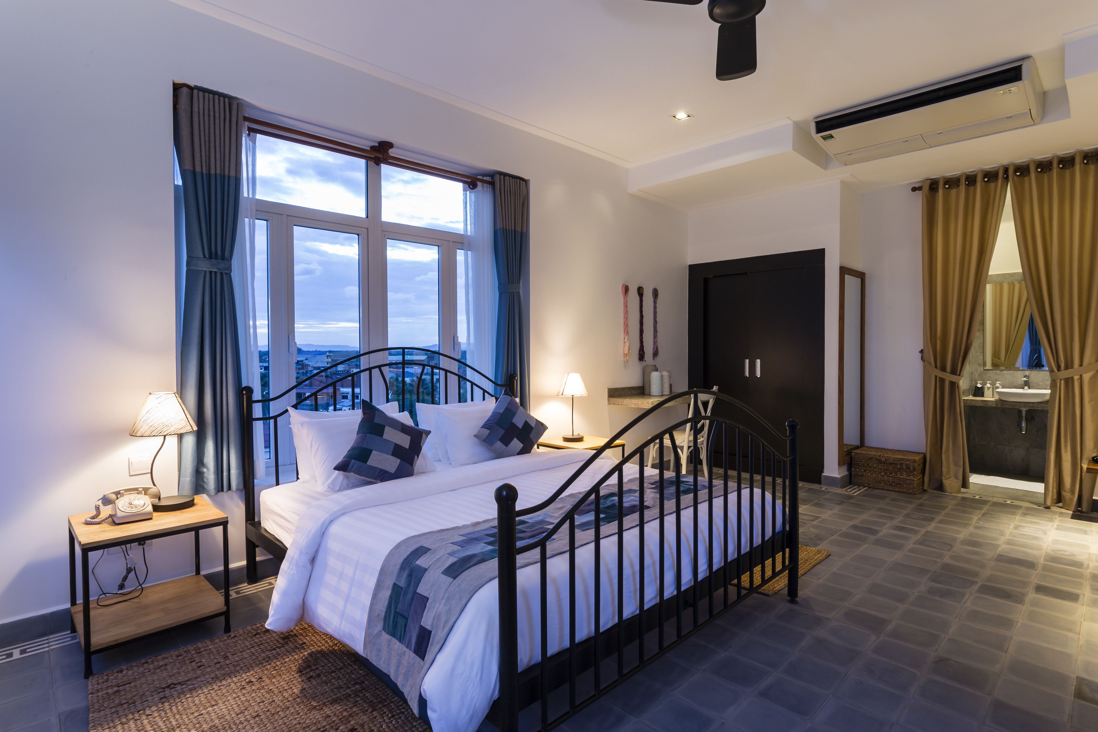 minibar, in-room safe, desk, blackout curtains