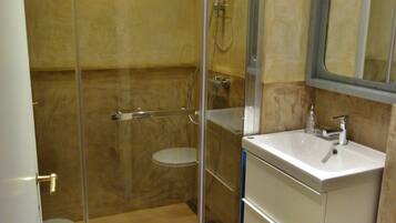 Appartement, 1 slaapkamer (La 12) | Badkamer met douche