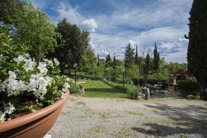 Free self parking - La Coroncina Lodging (Siena)