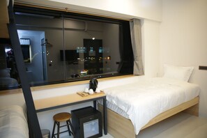 Premium bedding, desk, iron/ironing board, free WiFi - 96 BUN'Z Travelers Lodge (Seoul)