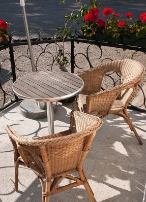 Balcony - Milano Garden - City Bungalow Hotell, i gränssnittet till Kullabygdens pärlor (Astorp)
