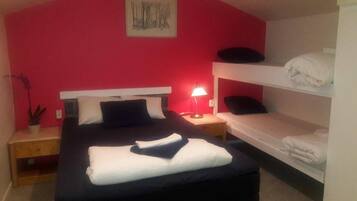 1 bedroom, desk, blackout curtains, free WiFi