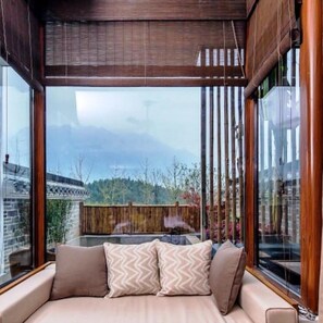 Villa Deluxe | Escritorio, cortinas blackout, wifi gratis y ropa de cama