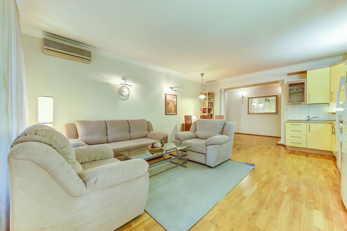 Desk, iron/ironing board, rollaway beds, free WiFi