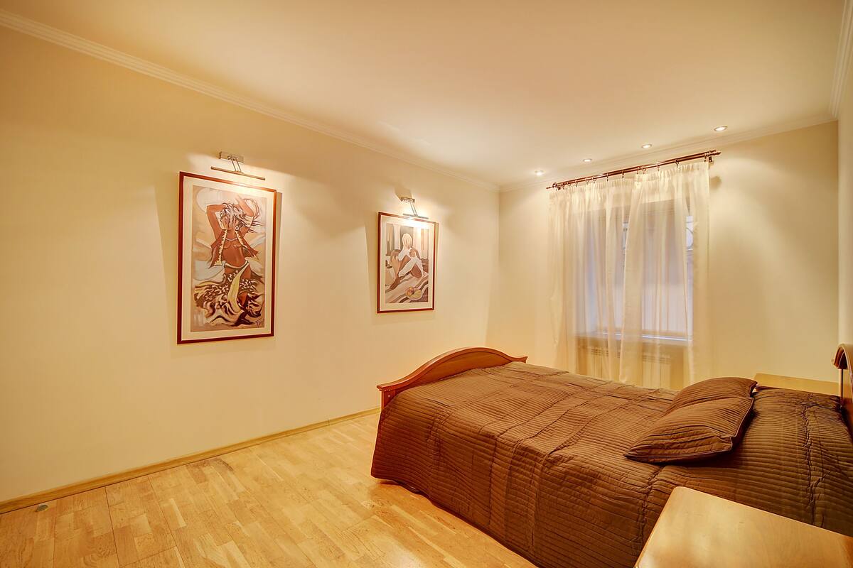 Desk, iron/ironing board, rollaway beds, free WiFi