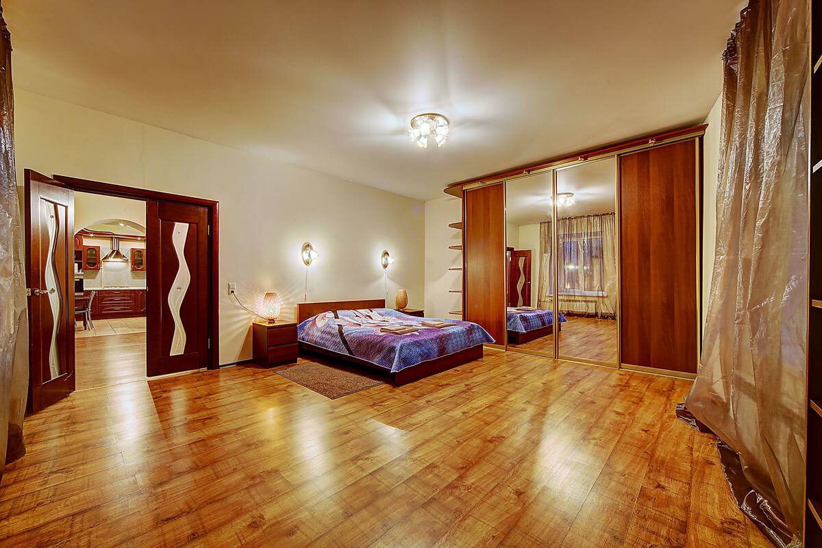 Desk, iron/ironing board, rollaway beds, free WiFi