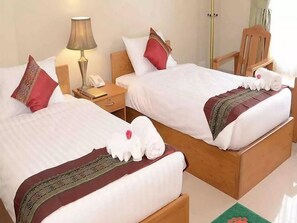 Deluxe Room | Minibar, desk, rollaway beds, free WiFi