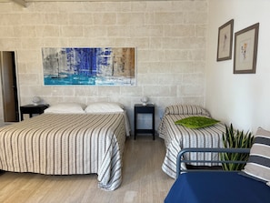 Quadruple Room | Individually decorated, individually furnished, desk, blackout drapes - Mazzara Farm (Manduria)