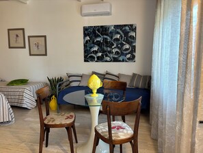 Quadruple Room | Individually decorated, individually furnished, desk, blackout drapes - Mazzara Farm (Manduria)