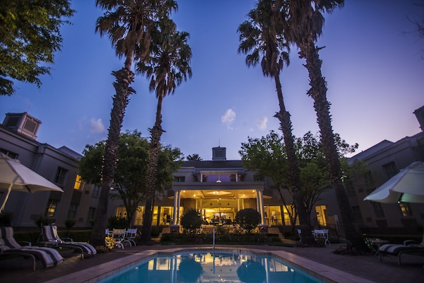 Kolam renang terbuka