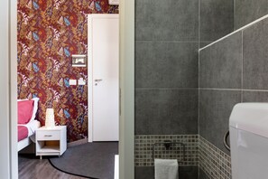 Double Room | Bathroom | Shower, free toiletries, hair dryer, bidet - Bed and Breakfast Università (Catania)