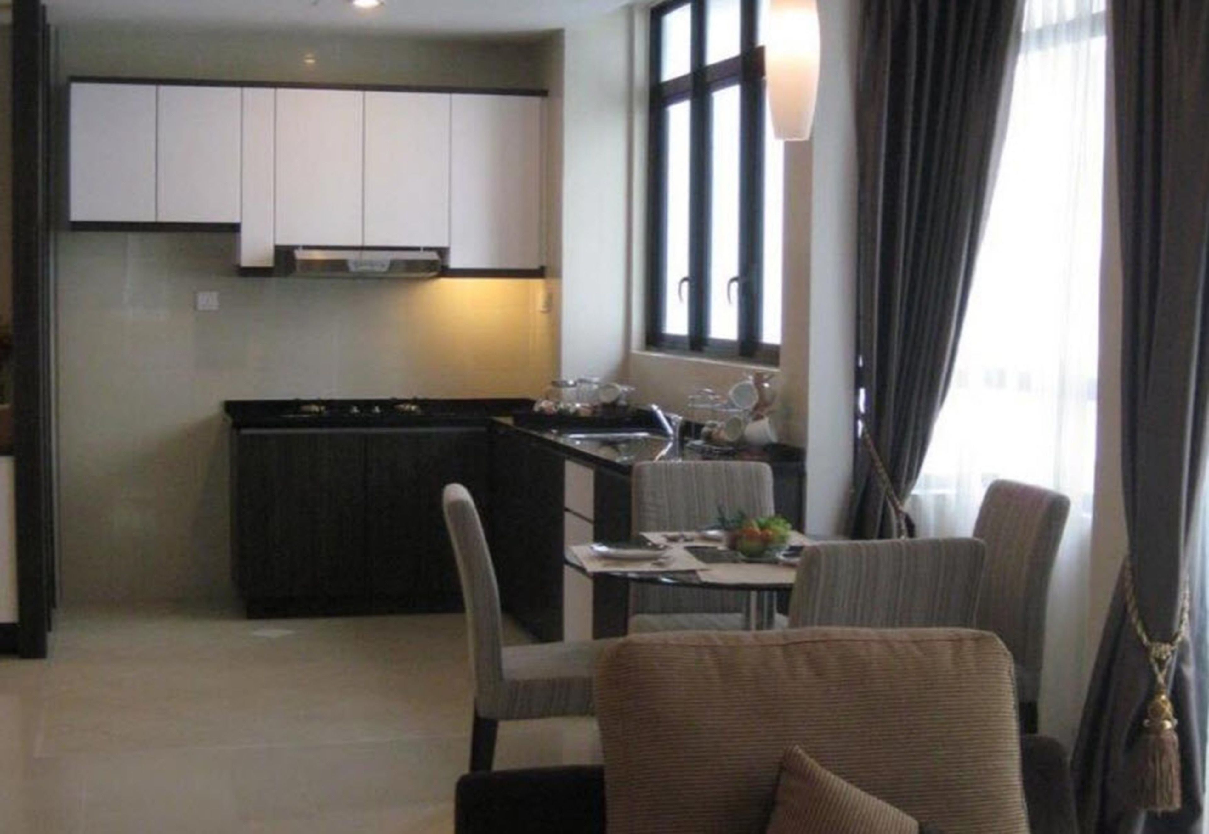 Desk, iron/ironing board, rollaway beds, free WiFi